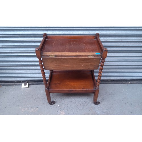 1261 - Antique oak barley twist dumbwaiter.