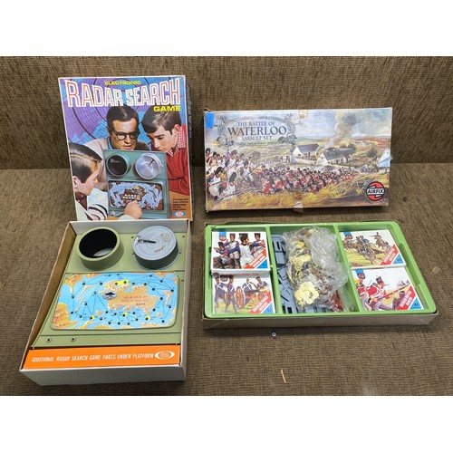 1271 - Two boxed vintage box sets including Airfix 'The battle of Waterloo' assault set (looks complete) an... 