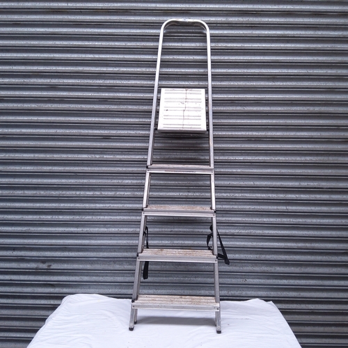 64 - Five rung stepladder