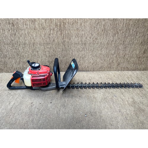 147 - Warrior SL600 hedge trimmer. Good working order.