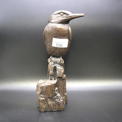 720 - Bronze king fisher signed Slovanni Dchoeman with damage to beak. 25cm.