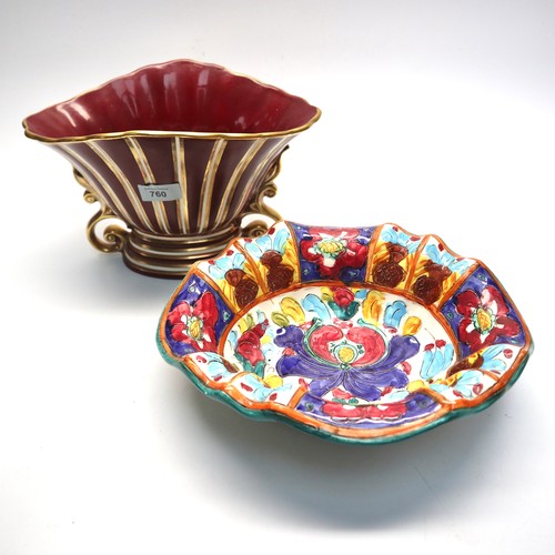 760 - 2 collectible ceramic including: Italian style fruit bowl and a Wade vase. Tallest: 18cm.