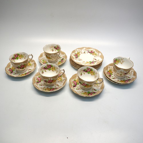 763 - 16 piece Royal Albert Bone China England 