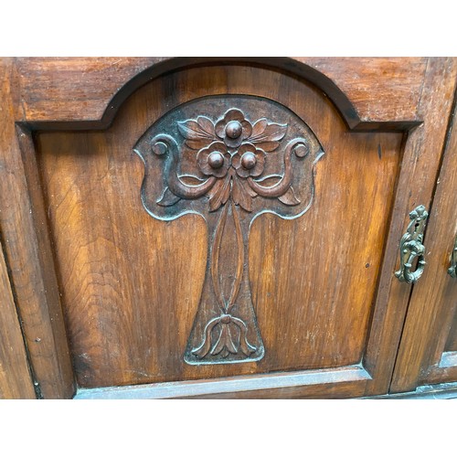 1091 - Art Nouveau mahogany sideboard.