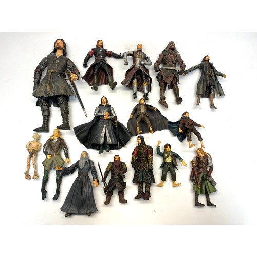 184 - Collection of 14 The Lord Of The Rings figures.