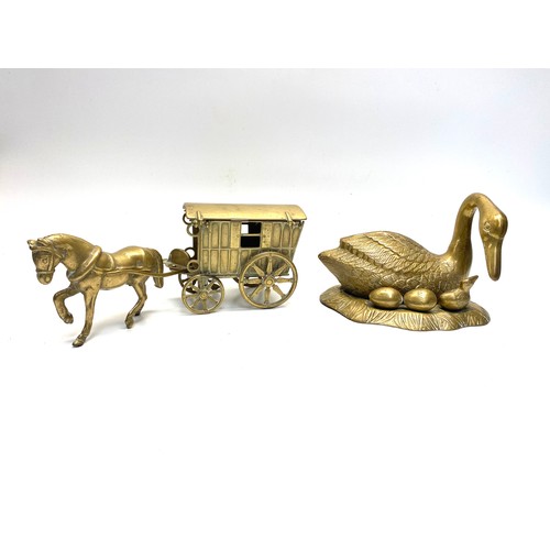 1136 - Brass items including: horses and carriage and swan.