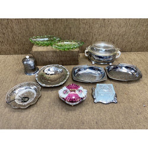 537 - Nice selection of serving dishes and some green glass bowls