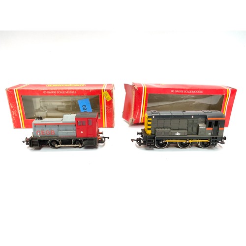 1160 - Hornby two diesel electric shunters R136 and R272.