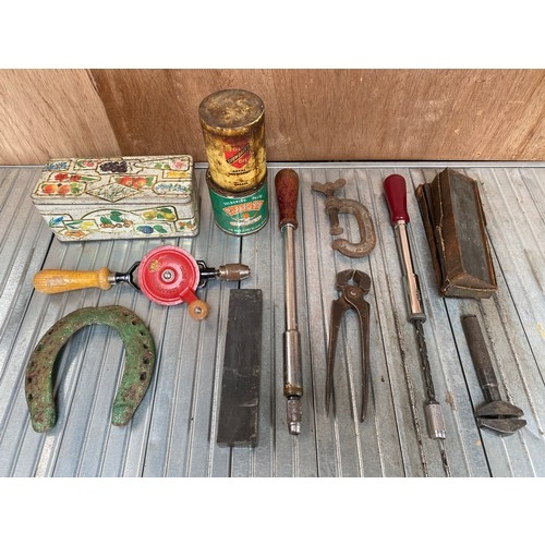 321 - Selection of vintage tools and collectibles.