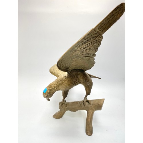 1054 - Large brass falcon - Wing span: 64cm