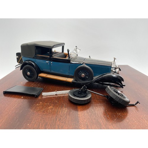 691 - 4 Franklin Mint model cars in a vintage lined box including: Mercedes, Albus and Rolls Royce.