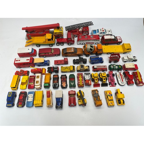 1097 - Collection of toy cars including: Dinky.