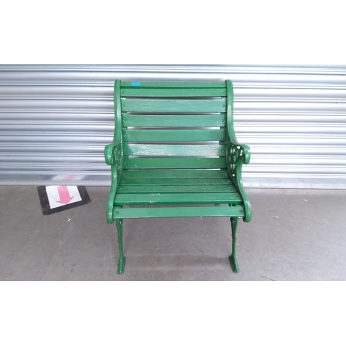 1099 - Heavy cast iron single seat bench