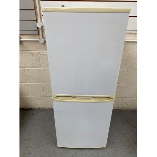 104 - Medium size fridge freezer: 105cm tall.