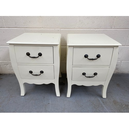 1110 - Pair of cream side cabinets.