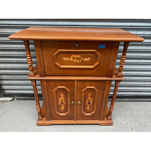 1117 - Maple side table with drop drawer and inlay marquetry.