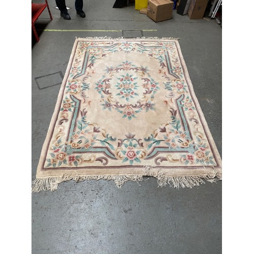 136 - Large vintage rug 8ft x 5,5ft.