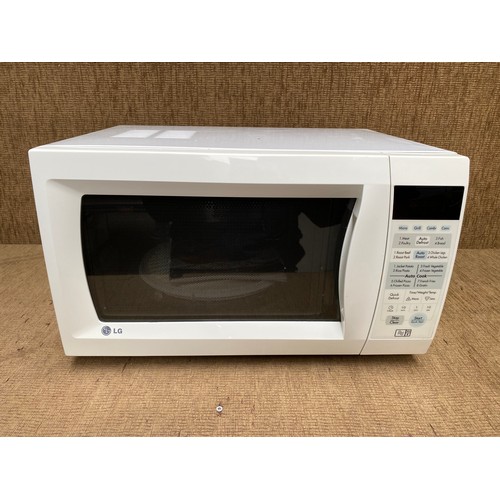 141 - LG microwave/grill/convection oven 900w.