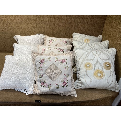 64A - Selection of soft furnishings.