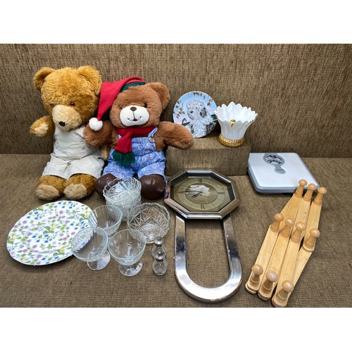 154 - Selection of mixed items including: Cut glass desert bowls, vintage teddy bears and salter weighing ... 