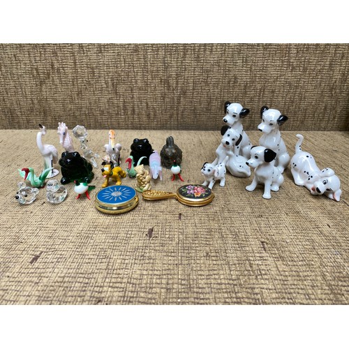 714 - Selection of glass studio glass figure and collectibles