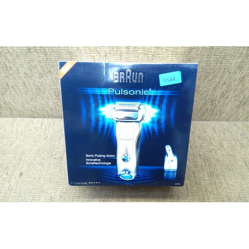 1144 - Braun pulsonic electric razor. Model number: 9595