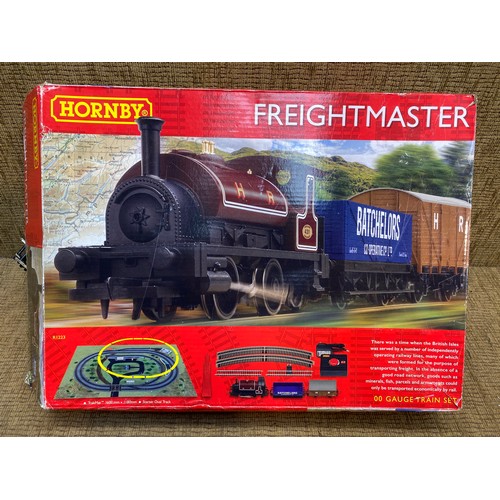 1151 - Hornby freightmaster oo gauge boxed train set