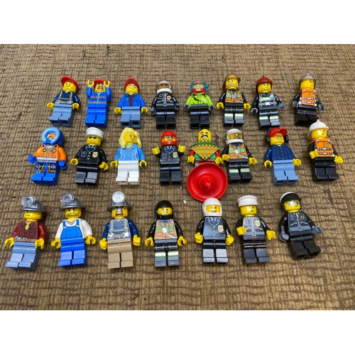 1156 - A collection of Lego mini City figures