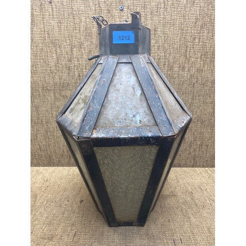 1212 - Vintage lantern.