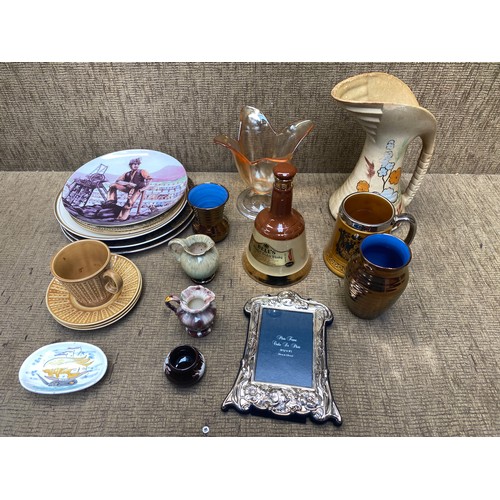 314 - Mixed ceramics and collectibles.