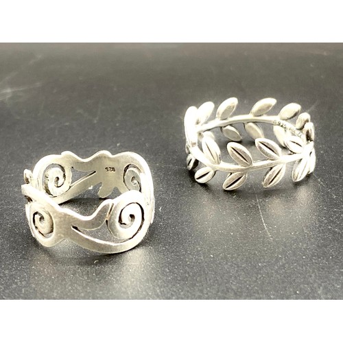 846 - Pandora silver ring (stamped S925 ALE 56) size 0 and a silver ring size J.