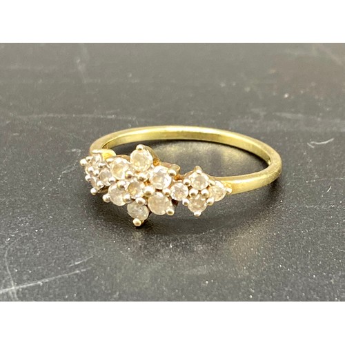 847 - 9ct gold and diamond cluster ring size O 2.1g.