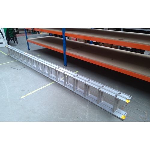 70 - Clima double ladders 4.5 metre closed 8.4 metre extended