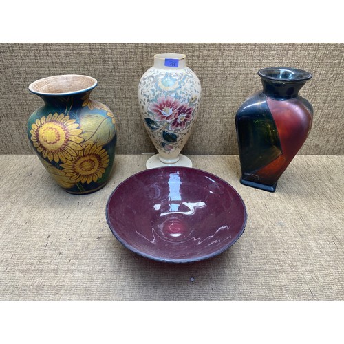 466 - 3 hand-painted vintage vases' and a glass fruit bowl.