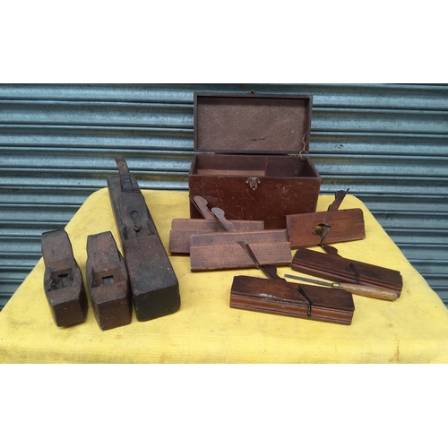 81 - Selection of vintage planes and oak storage box