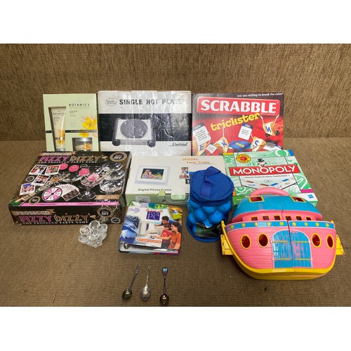 108 - Selection of mixed items including: Board games, golf balls and beauty products.