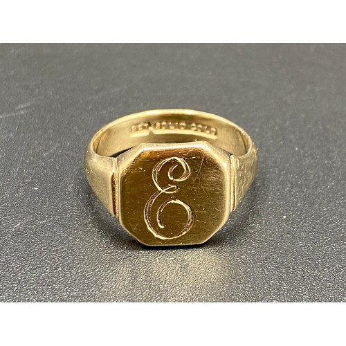 901 - 9ct gold signet ring size R, 5.6g