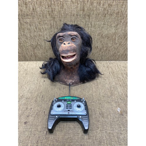 742 - A chimpanzee animatronic head with remote control