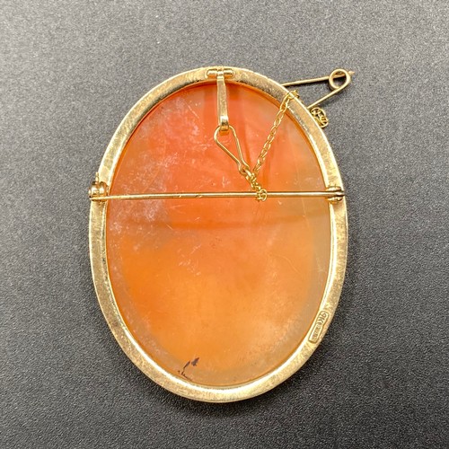 963 - Large 9ct gold cameo/pendant. 5cm.