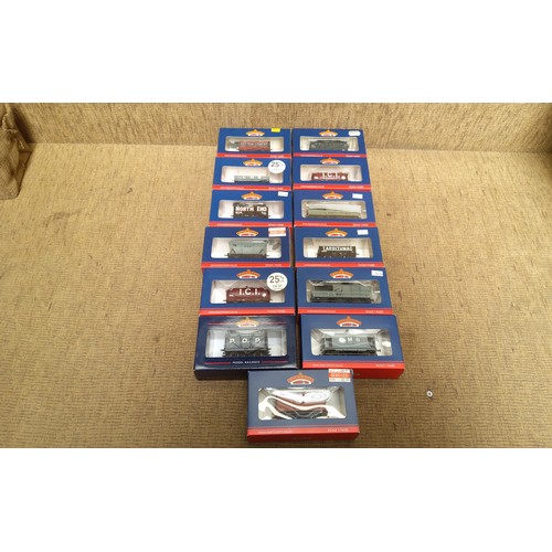 1177 - Collection of Bachmann 00 gauge wagons.