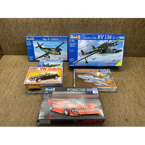 1196 - Collection of model kits including: Italeri and Revell.