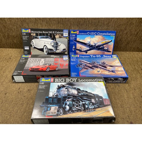 1201 - Collection of model kits including: Revell.