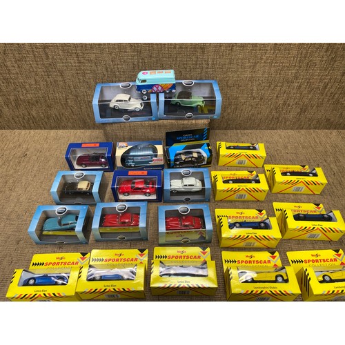 508 - Collection of collectible model cars including: Oxford and Maisto.