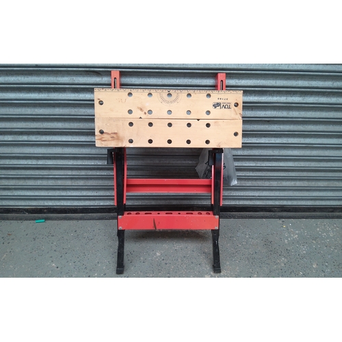 239 - Handy workmate type bench