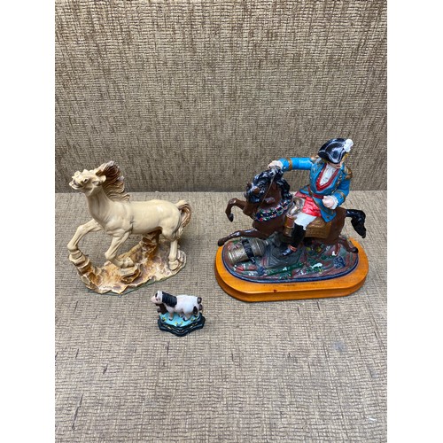 521 - Cast iron William of Orange door stop, a small cast iron horse and a horse figure