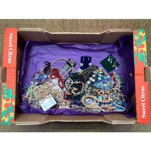 468 - Large quantity of modern and vintage costume jewellery.