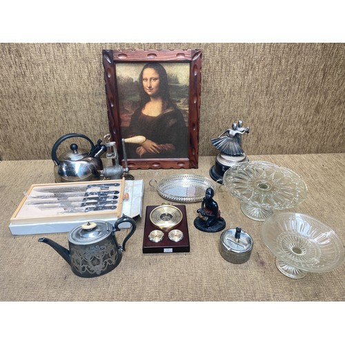 250 - Mixed items including: Print of mona lisa and a whistling kettle.