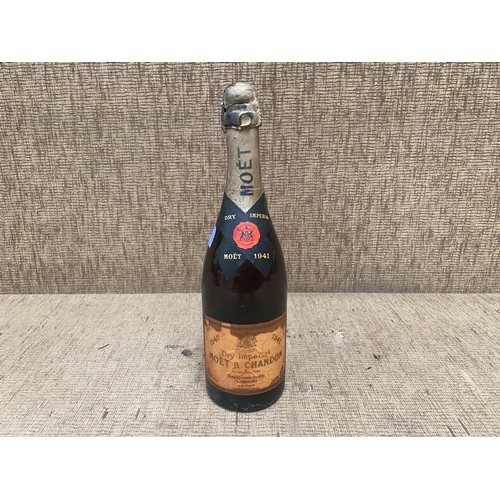 511 - Vintage bottle of Moet.