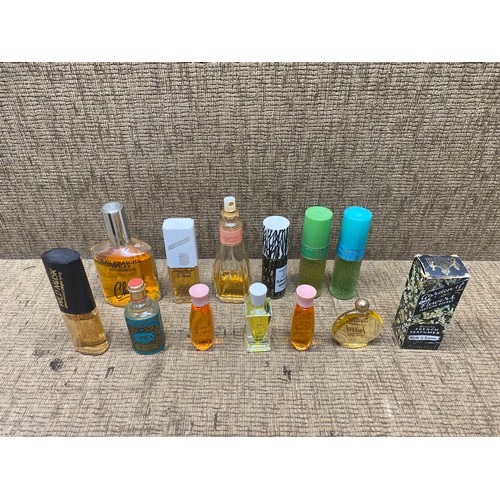 516 - Large selection of perfumes.