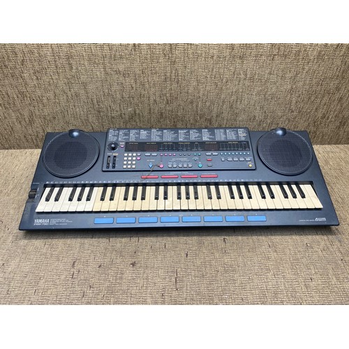 262 - Yamaha keyboard.